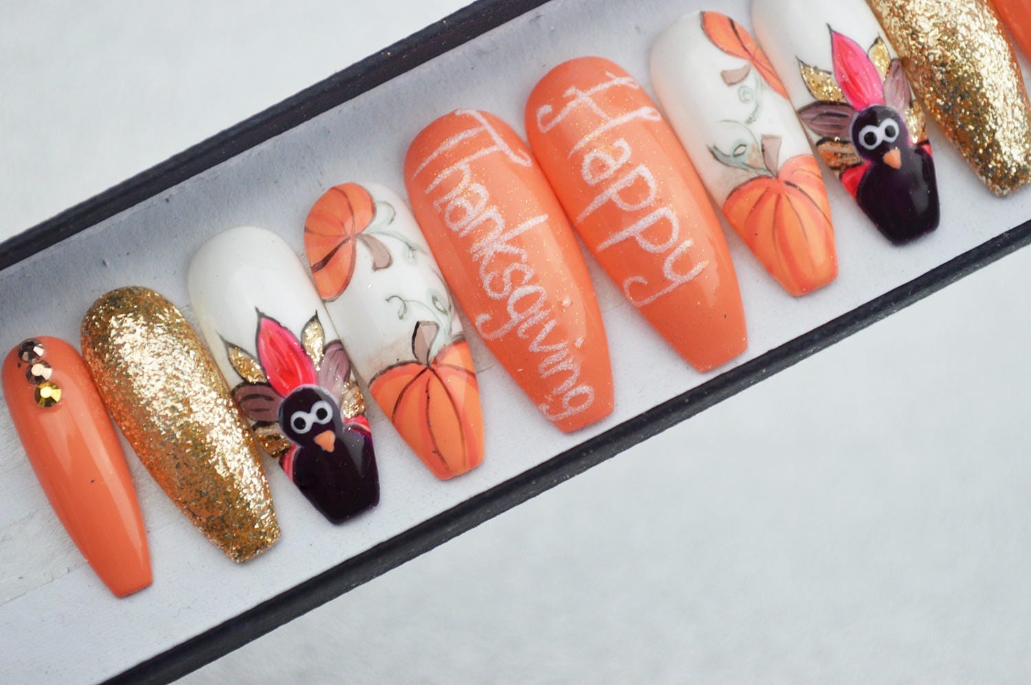 Glamorous Thanksgiving Nail Ideas