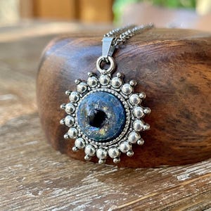 Small Orgonite Pendant *DivineEye* Glow Necklace with Onyx, Labradorite, Angel Aura Quartz, Kyanite, Blue Agate, Gold, Silver Leaf