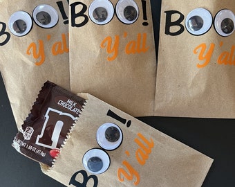 Halloween treat bags, boo bags, treat bags, Halloween, Halloween Party, wiggley eyes, boo y'all, trick or treat bags, trick or treat