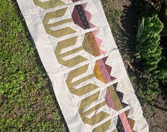 Wild Tulips Quilt Runner Pattern - INSTANT DOWNLOAD