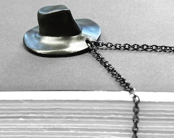 Colar com pingente frontal em bronze, Mark Z. Danielewski