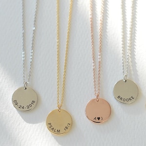 Collar con nombre personalizado y fecha en forma de disco/collar con inicial grabada en forma de disco, collar cristiano, collar para mamá, coordenadas, versículos bíblicos 123-2
