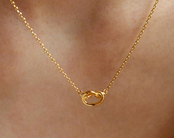 Dainty Love Knot Necklace with Initial Disc/ Personalized Tiny Heart Knot, Bridesmaid Necklace, BFF Necklace, Wedding Gift, Mom Daughter 121