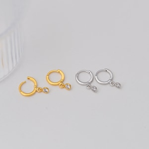 Zierliche CZ Huggie Creolen • Diamant Huggie Creolen • Gold Silber Cz Creolen • Baumeln Ohrringe • Geschenk für Sie • Minimalist • Geschenk für Mama 279