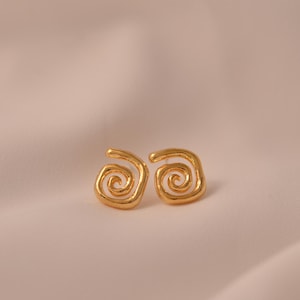 Zierliche Spiral Ohrstecker • Minimalist Swirl Schmuck • Zimtrolle Post • Gold Silber Rose Gold Ohrringe • Einzigartiges Geschenk für Sie