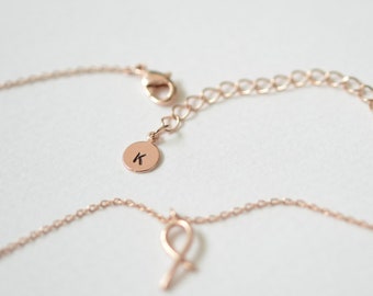 Bewusstseinsband Halskette / Personalisierte Anfangshalskette, Krebsbewusstsein, Brustkrebs, Überlebende Geschenk, Unterstützung für Mama-Oma-Freundin, 174