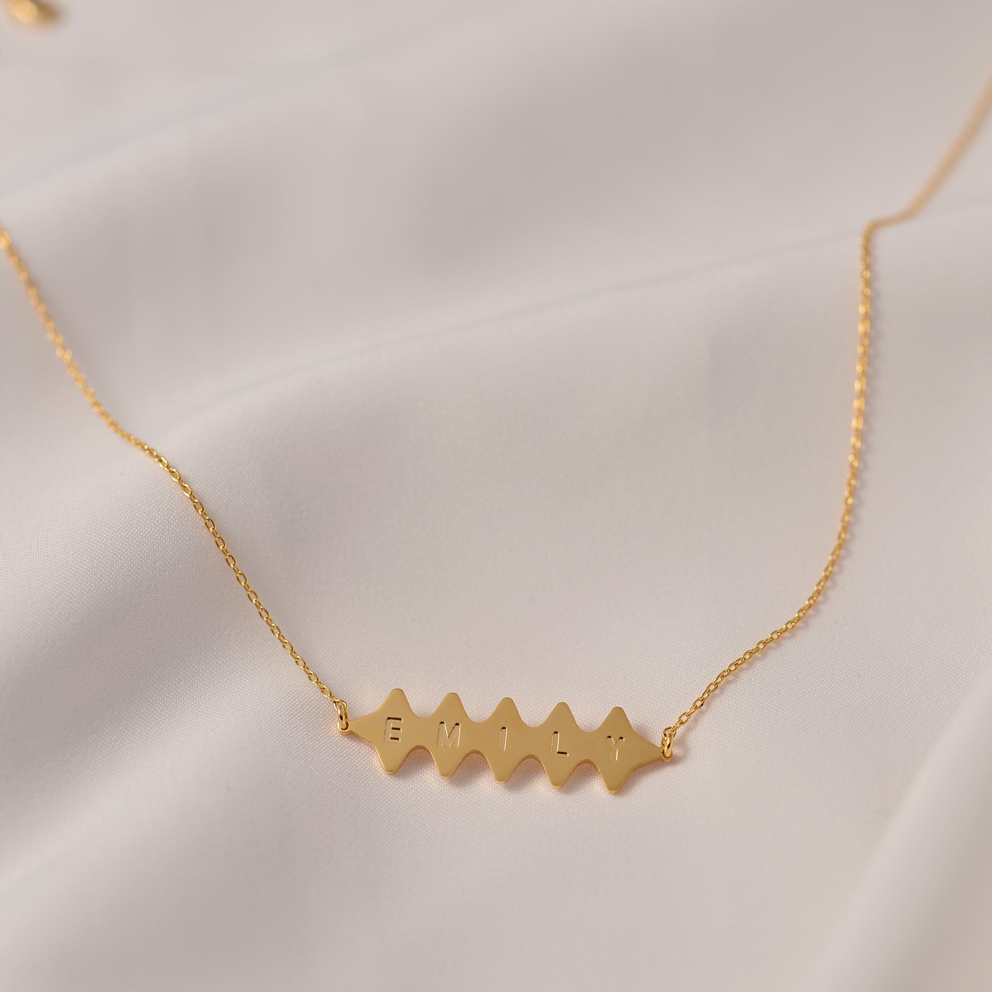 パーソナライズされたスターペンダントネックレス：カスタムイニシャル天体ジュエリー - Etsy 日本