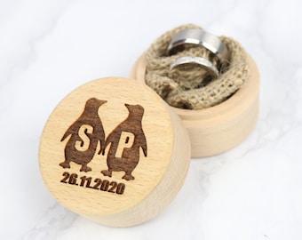 Personalised wooden ring box, Penguin design, Wedding ring box, Round ring box, Ring bearer, Initial ring box