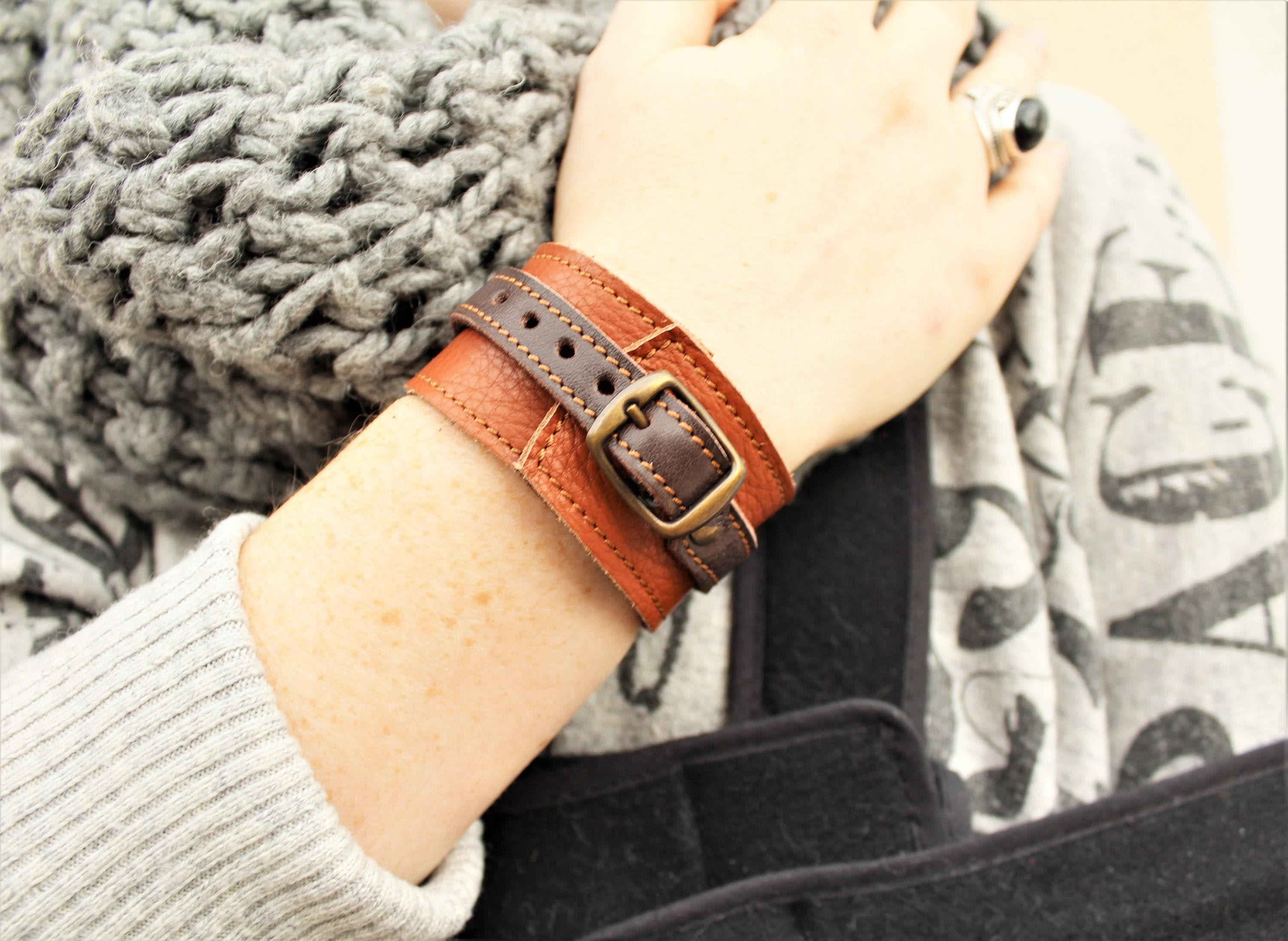 Rock Armband Mit Gitarren-Anhänger - Verstellbares Kunstleder Armband Für Musikliebhaber