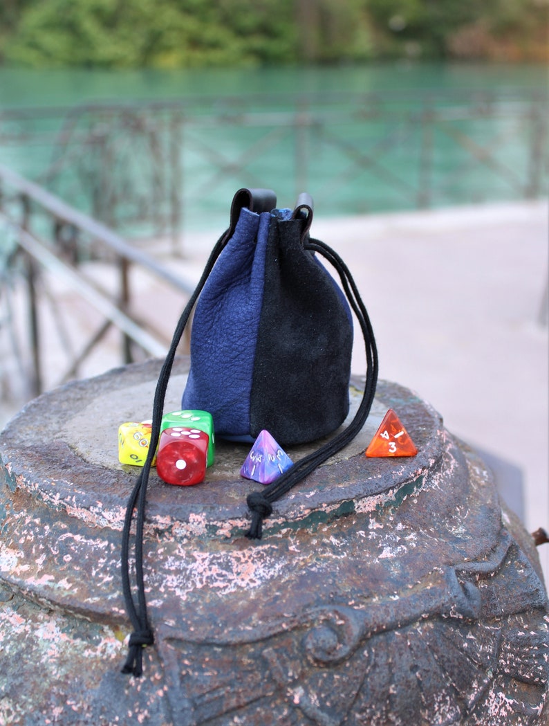 purse for dice; medieval scholarship; Leather purse; Cosplay leather purse; storage for the dice; Viking scholarship; Larp