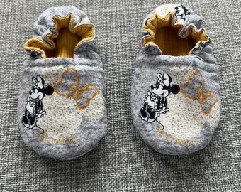 Minnie Mouse Soft Sole Reversible Baby Shoe Crawler Shoe Crib Shoe Baby Moccasin Baby Gift Baby Reveal Baby Announcement Shower Decorations