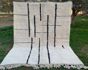 IZA Mid-Century Modern Beni Ourain Rug: 8x10 Hand-Knotted Moroccan Wool