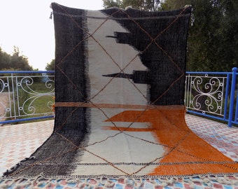 Handmade Hanbel Moroccan Rug: Authentic Berber Beni Ourain, 7x9.5