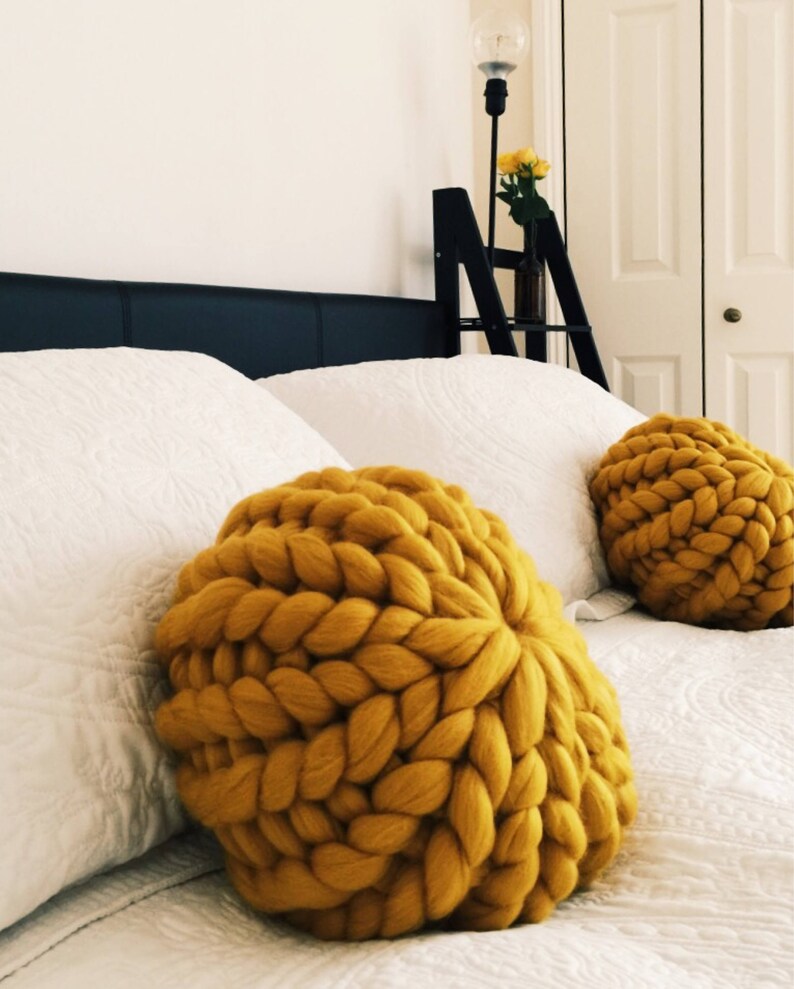 Chunky knit cushion Round pillow Round cushion Chunky Etsy