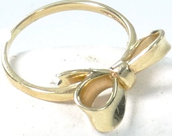 14k guld rosettring: Delikat handgjord midi-ring