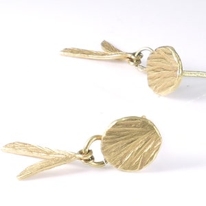 14k solid gold dangle earrings w/ carved disc, post & 2 tassel leaf charms. Yellow gold ethnic textured fringe drop earrings for women