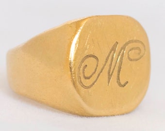 Signetring i 14k massivt guld: Personlig graverad initial