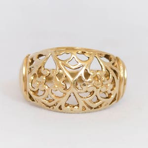 Romantic 14k Solid Gold Lace Ring for women w/ carved filigree pattern. Handmade Victorian style Statement Ring. Alternative Wedding Ring