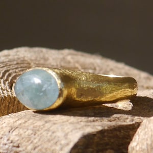 18k Gold Aquamarine Sky Blue Green Ring, 14k Gold Aquamarine Ring, Aquamarine Blue Ring, Organic Gold Ring, 18k Gold Ring from Israel