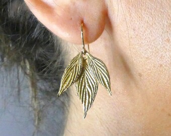 Handgemaakte 14k bladgoud hangoorbellen, biologische natuursieraden