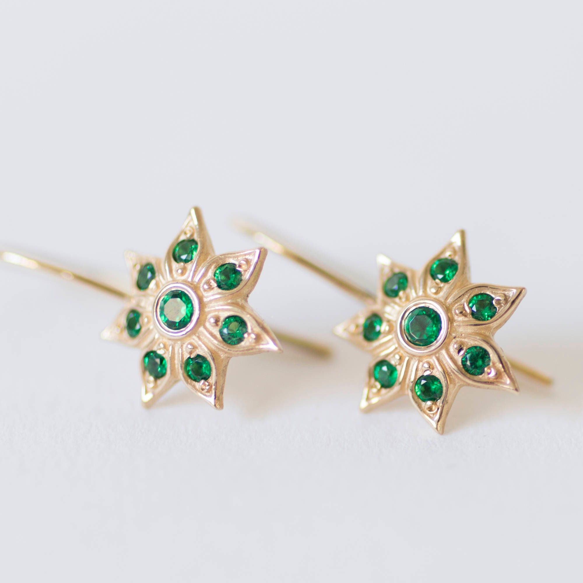 14k Gold Emerald Star Earrings 14k Gold Flower Earrings Etsy Canada