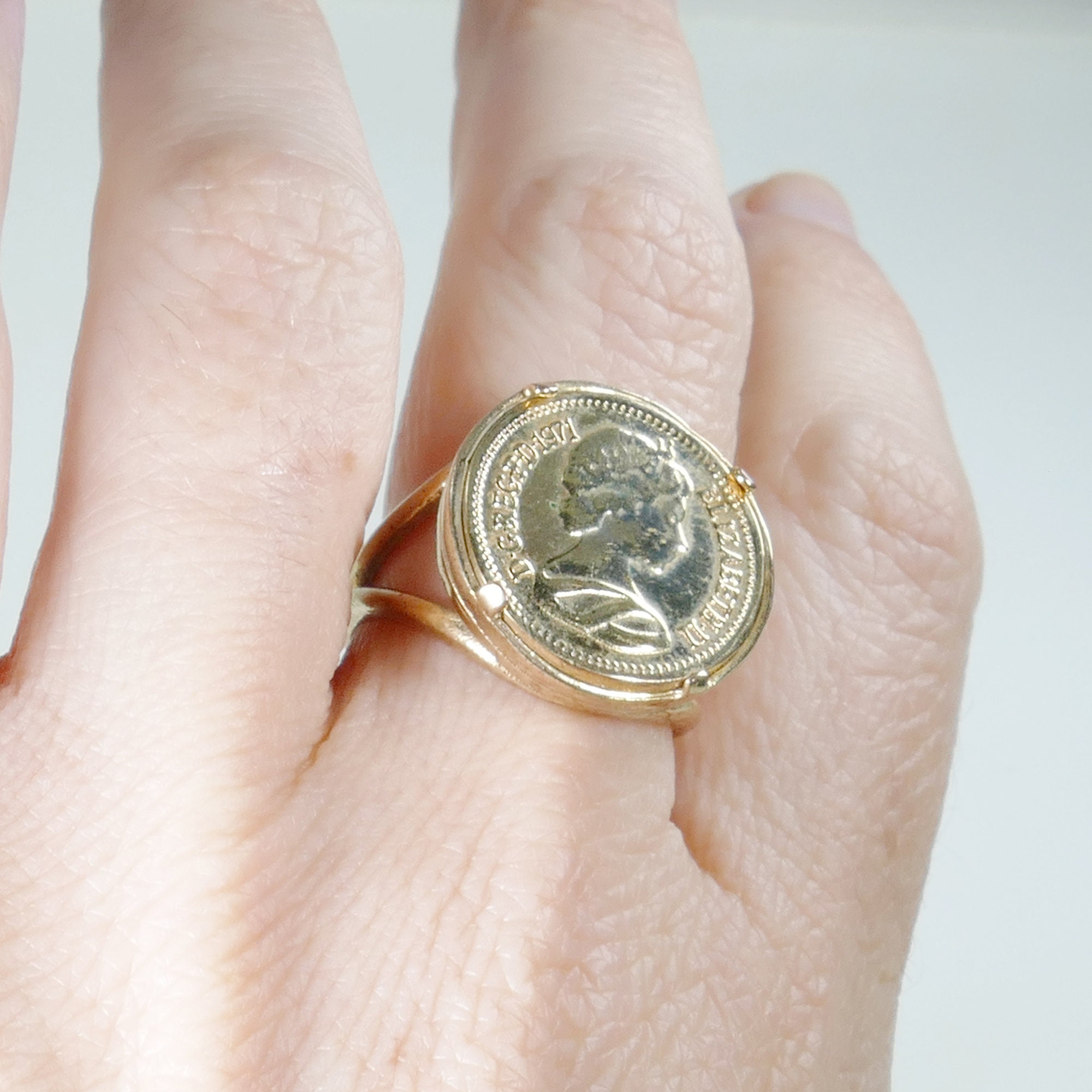 Queen Elizabeth 14k Gold Coin Ring W/ 1971 Coin | lupon.gov.ph