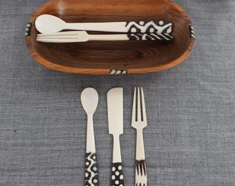 Carved Kenya Bowl with Appetizer Utensils Batik Set 9.5 inch.