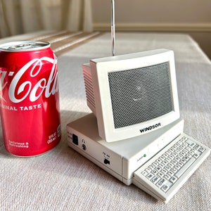 Too Cute! 1990s Vintage Windsor Mini Desktop Computer Shaped AM/FM Radio Model 2600 Works!