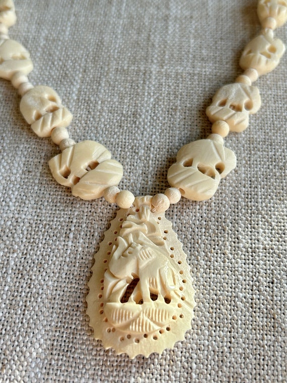 Vintage Carved Beaded Elephants Necklace, Excelle… - image 2