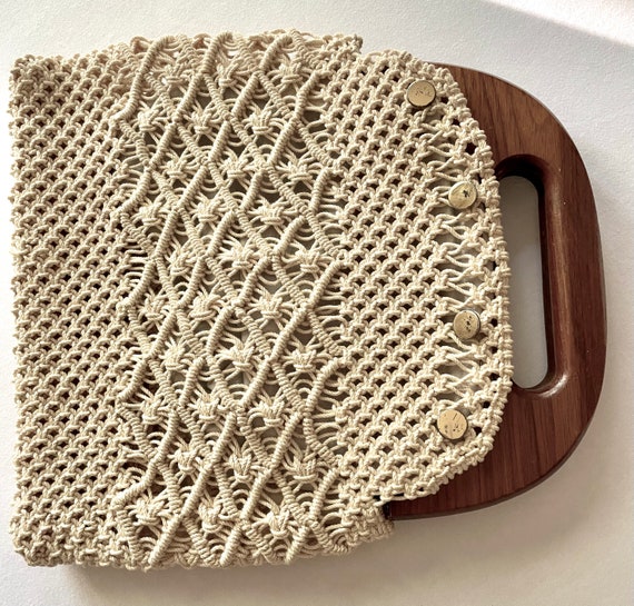 Vintage 1970s Boho Macrame Hand Bag Crochet, Wood… - image 3