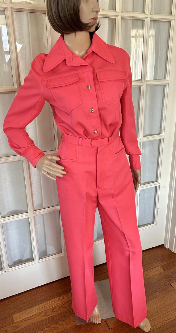 Gorgeous 1970s Polyester Pants Suit, Wide Collar, 