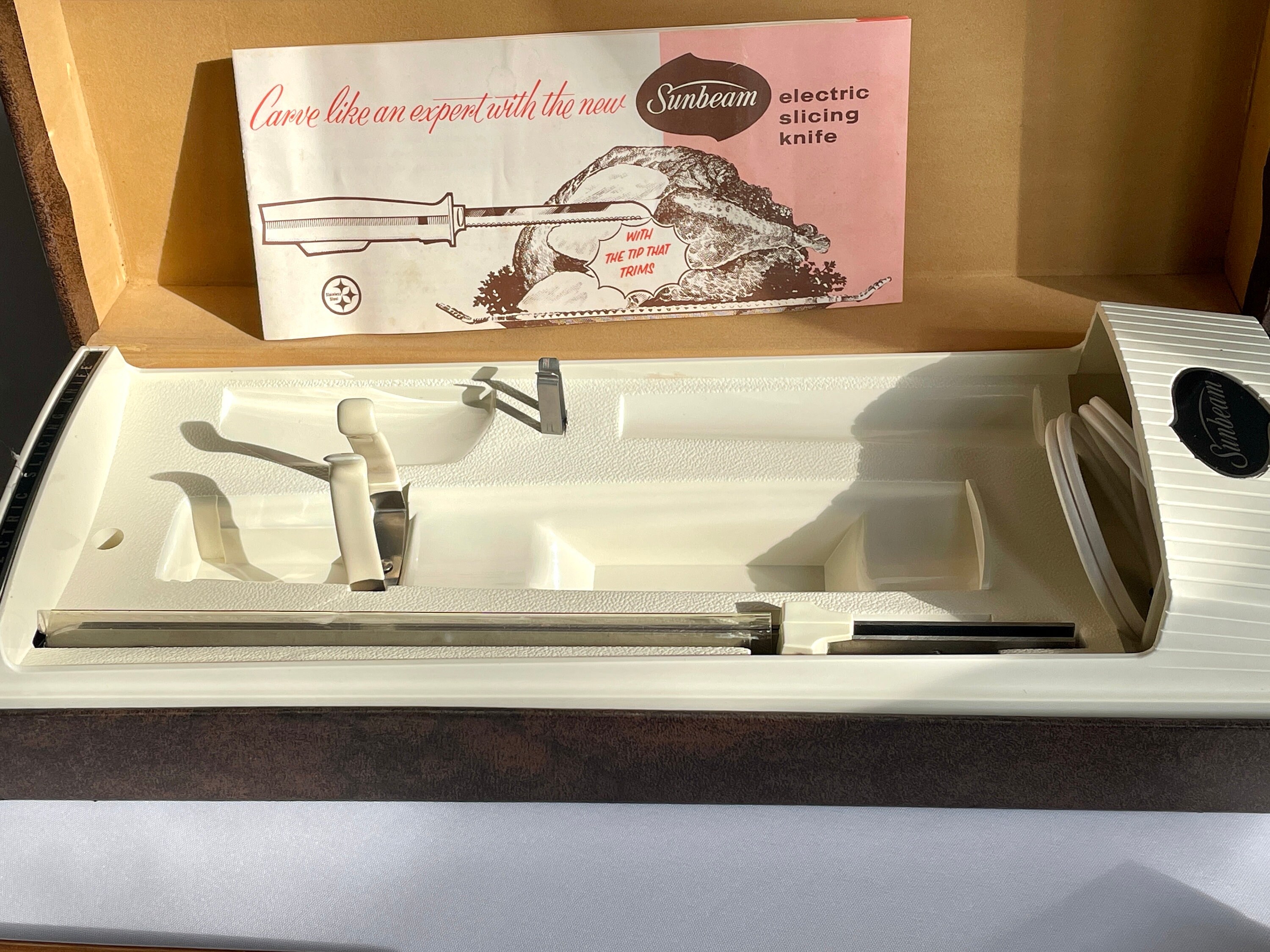 Sunbeam 1970s Electric Knife W Carving Fork, EK300 Mid Century Kitchen