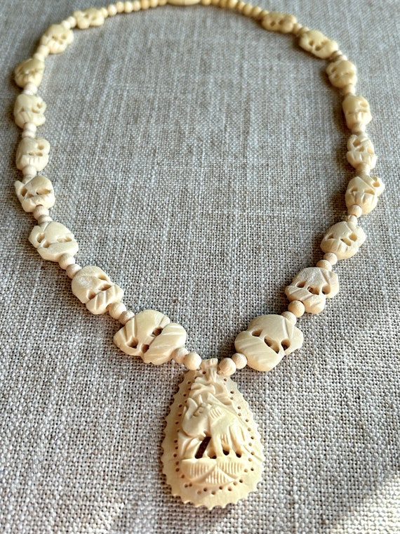 Vintage Carved Beaded Elephants Necklace, Excelle… - image 1