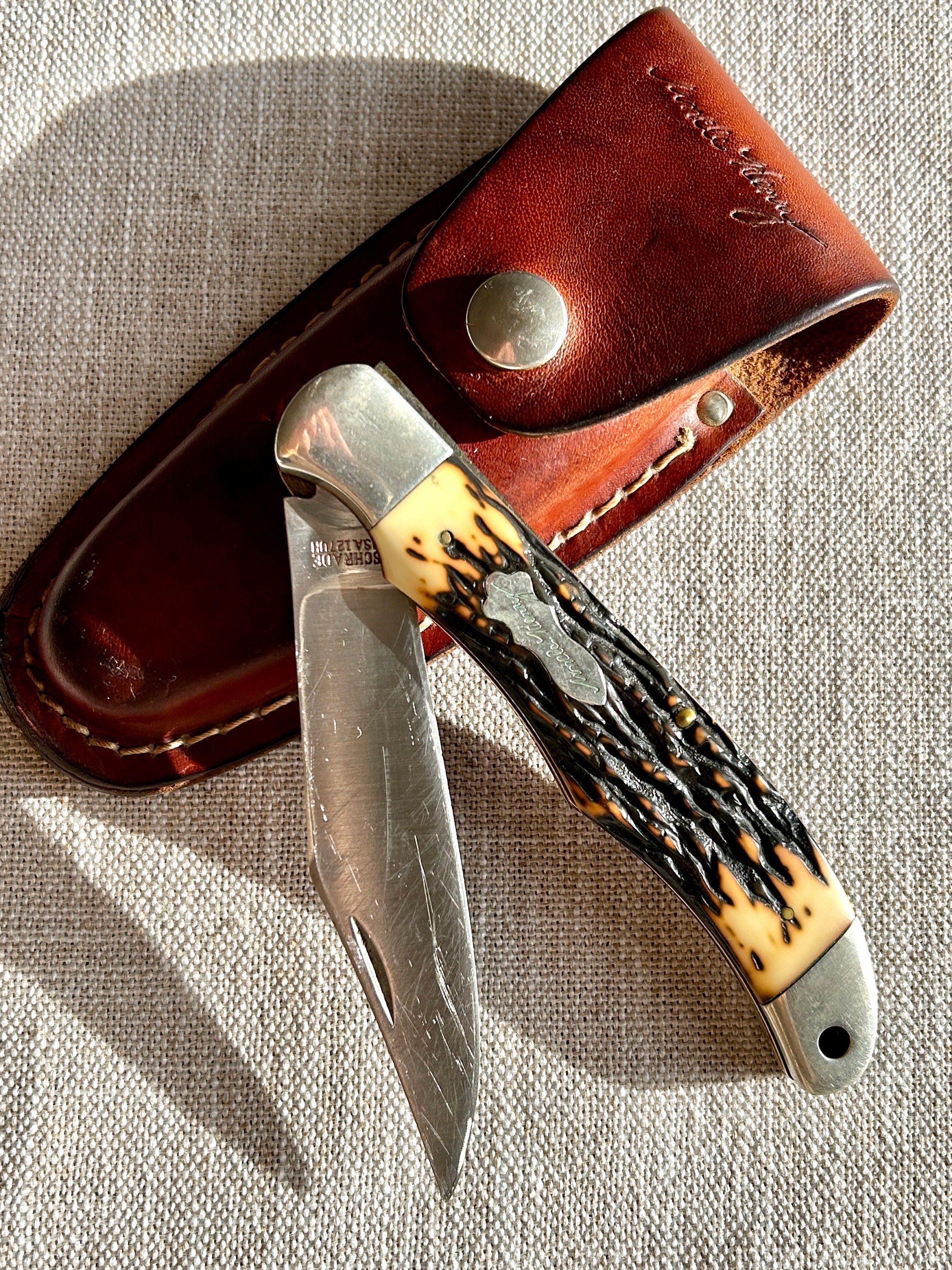 1968-1969 Schrade Uncle Henry 127 UH Folding Lock Back Hunter