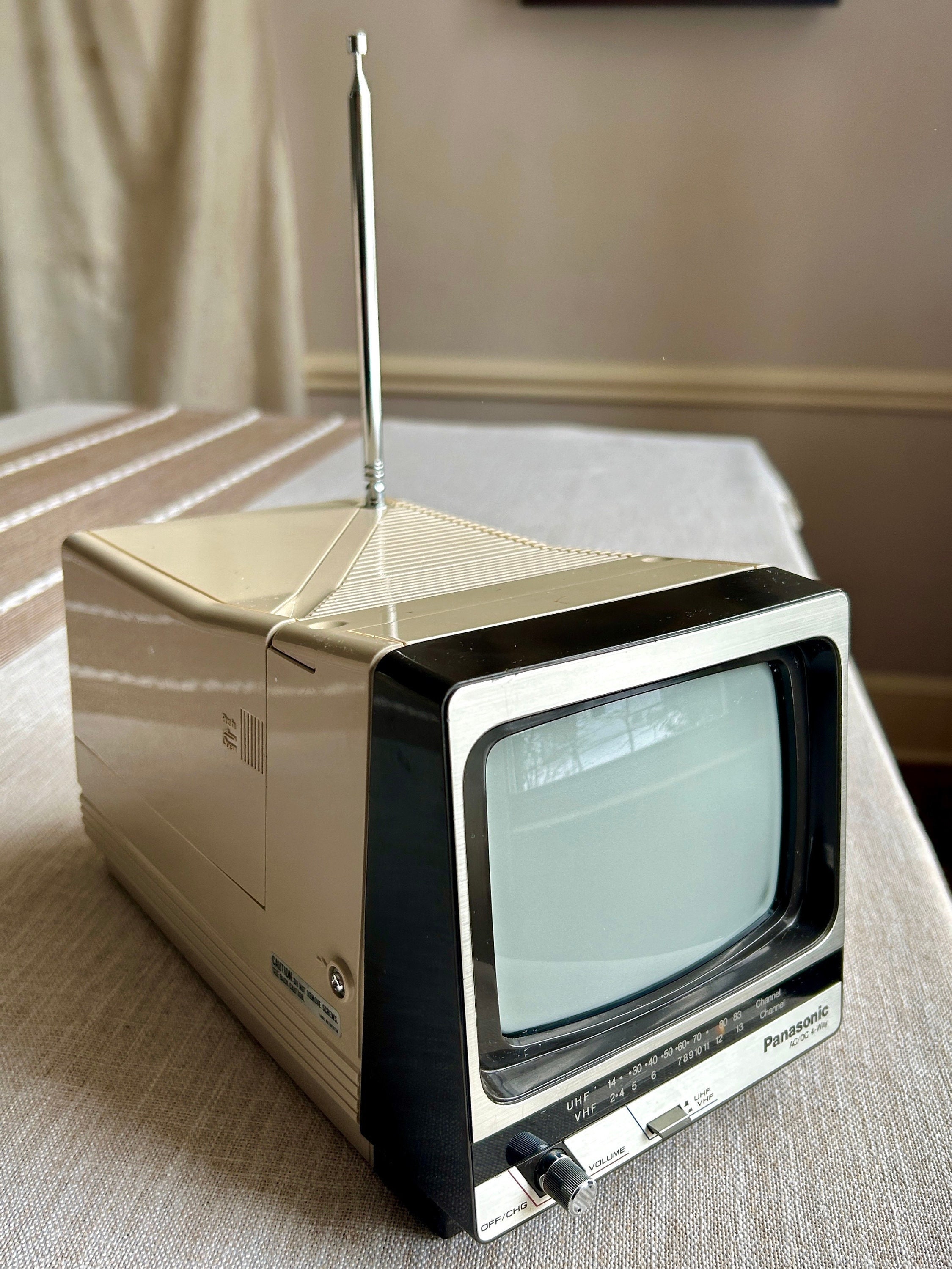 Mini televisor CRT en blanco y negro, Astra junior 2 televisión