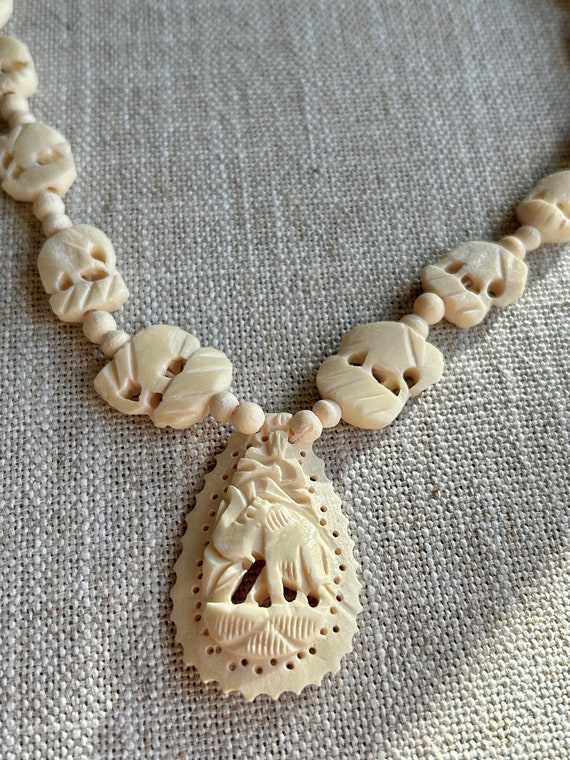 Vintage Carved Beaded Elephants Necklace, Excelle… - image 8