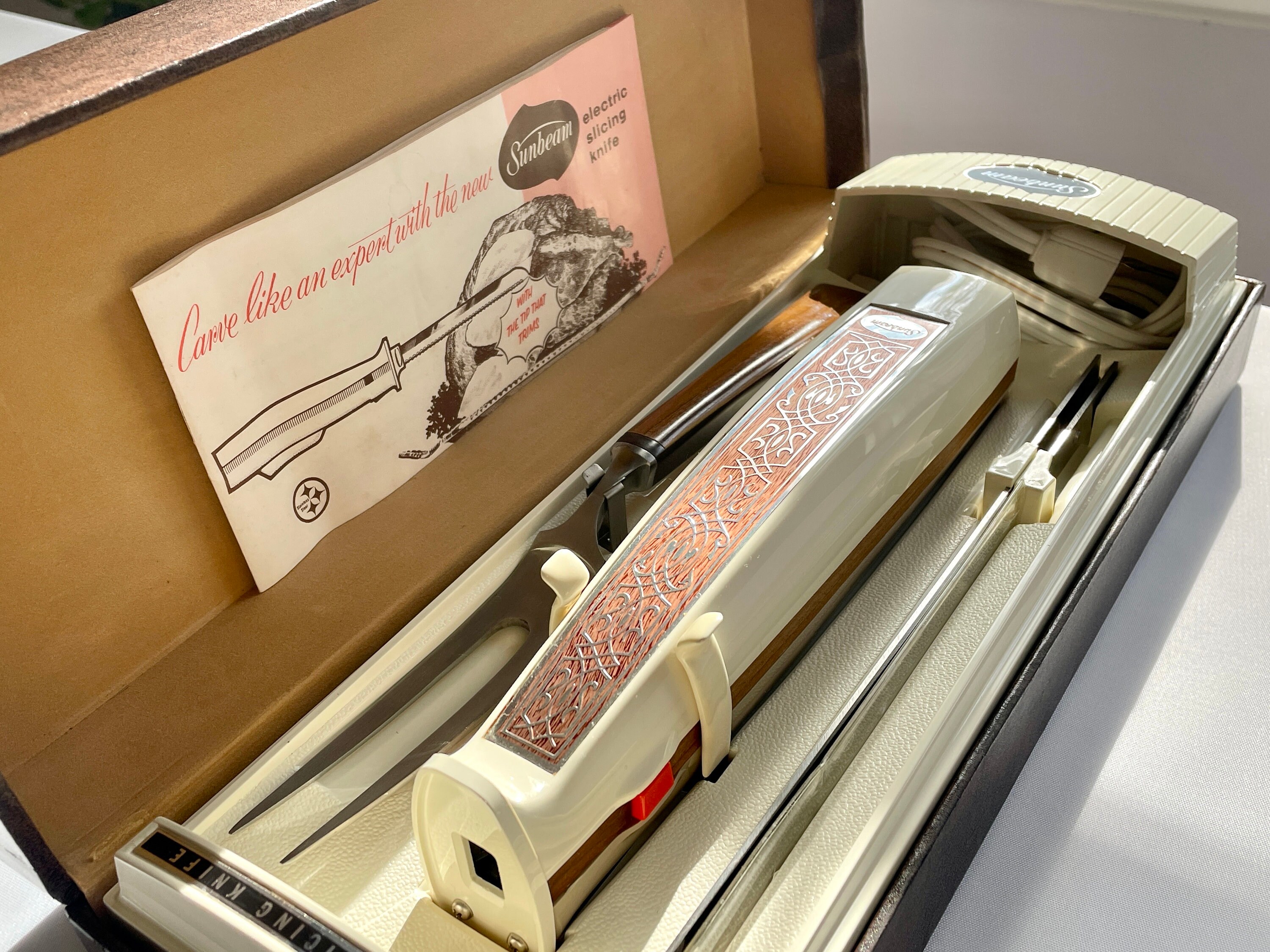 Sunbeam 1970s Electric Knife W Carving Fork, EK300 Mid Century Kitchen