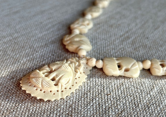 Vintage Carved Beaded Elephants Necklace, Excelle… - image 4