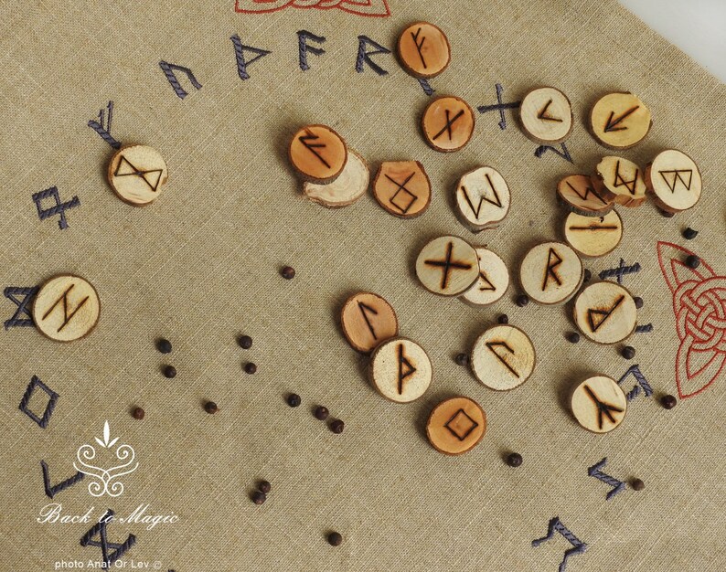 Embroidered Rune Cloth. Divination Rune Cloth. Rune Casting - Etsy