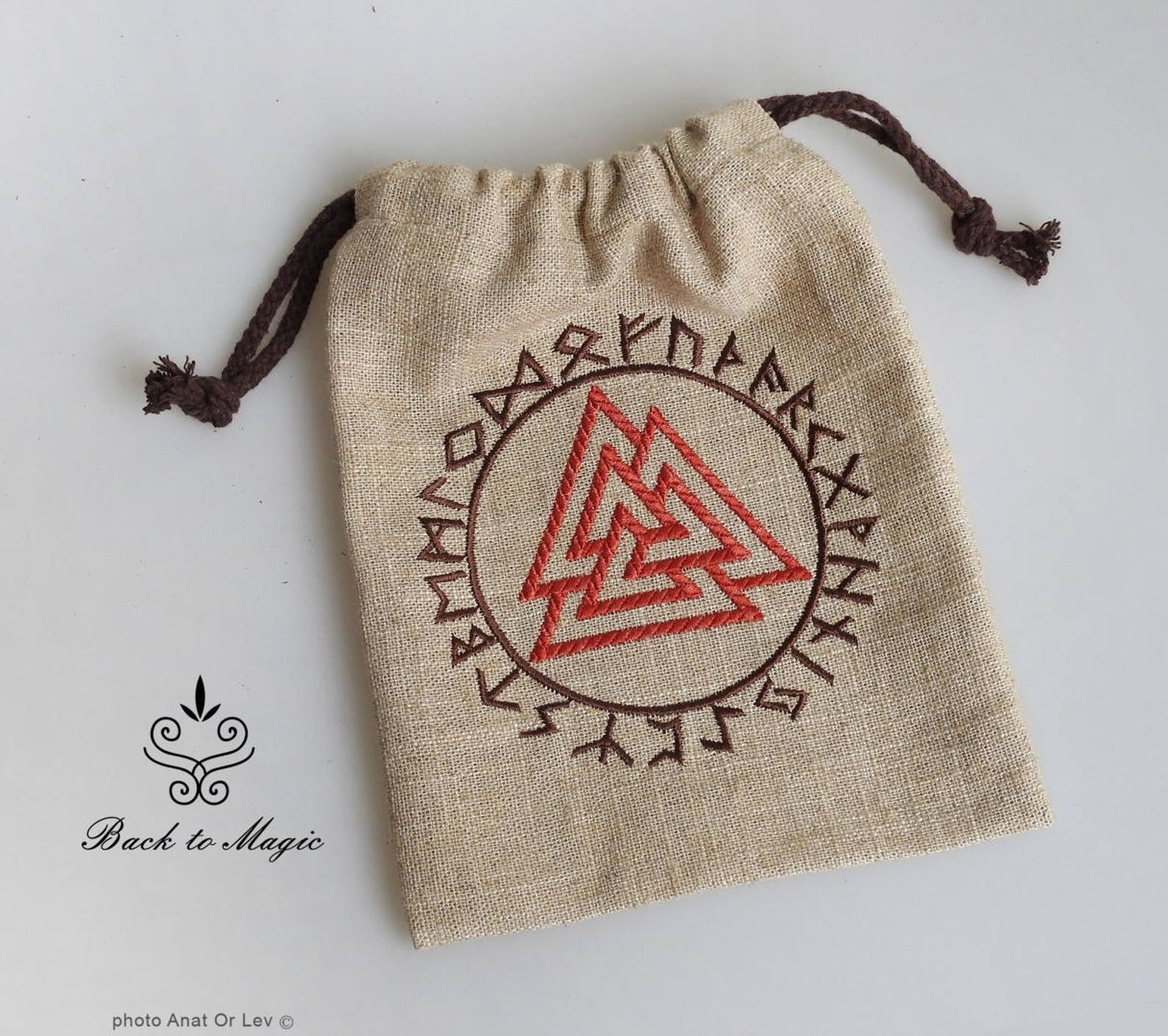 Embroidered rune pouch. Valknut. Rune bag. Runic divination. | Etsy
