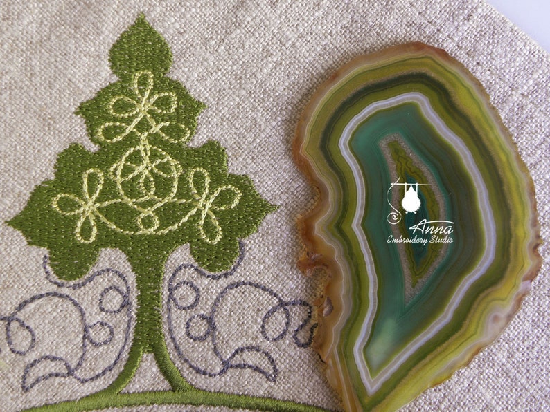 Linen Divination Cloth with Embroidery, Rune Casting Mat, Tarot Altar Cloth image 11