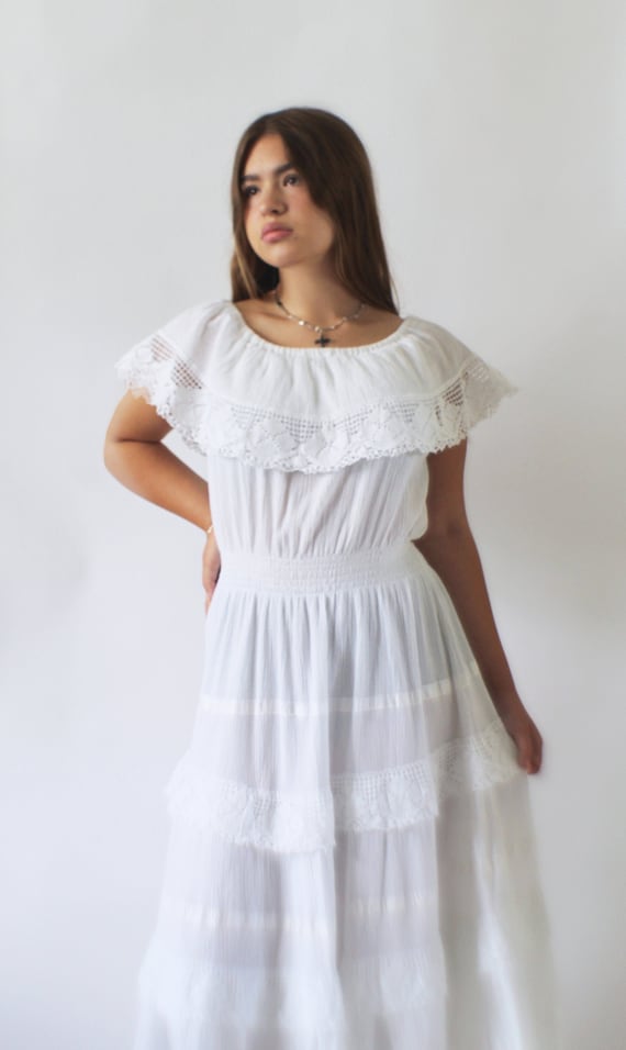 White vintage Mexican cheesecloth crochet fiesta m