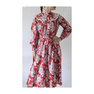 Deep red bold floral vintage prairie frill collar dress S M
