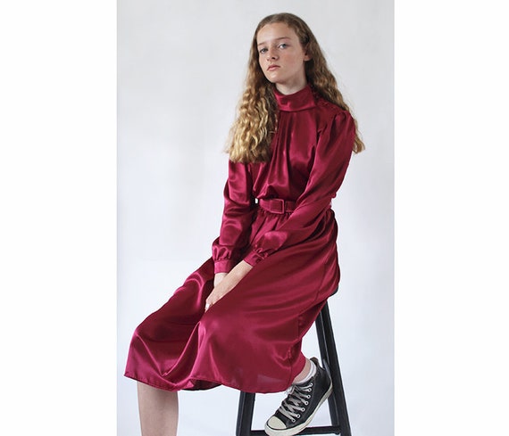 80s deep red liquid satin vintage button neck sire