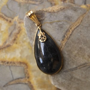 Vintage Black Jade Pear-Shaped 14k Pendant, Black Jade Pendant, Black Jade Jewelry, Rare Black Jade, Black Gemstone Jewelry, Asian Jadeite