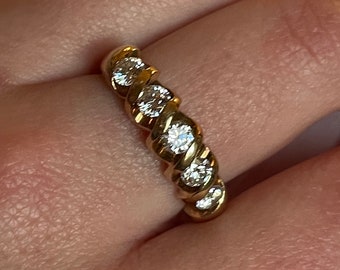Vintage 14K Yellow Gold and Round Diamond Ring