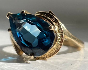 Vintage 14Kt Gold Blue Tourmaline Ring