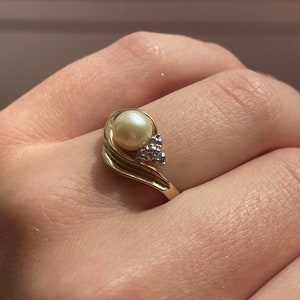 Vintage 14K Gold Diamond Pearl Ring