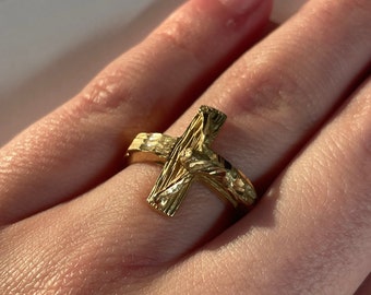 Vintage 14Kt Gold Crucifix Ring, Gold Cross Ring, Crucifix Ring, Christ Ring, Jesus Ring