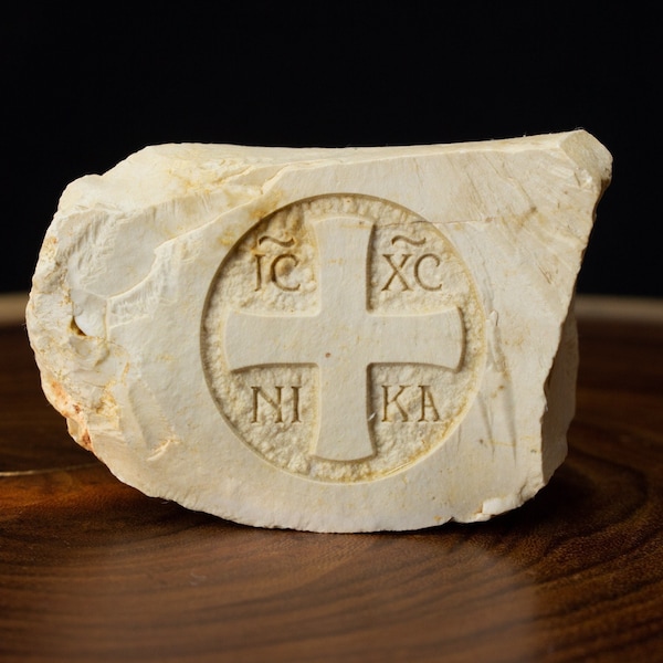 Christogram ΙΣ ΧΣ ΝΙΚΑ Piedra de Jerusalén grabada, monograma de Cristo Símbolo del cristianismo oriental, regalo de bautismo de la cruz de piedra cristiana ortodoxa